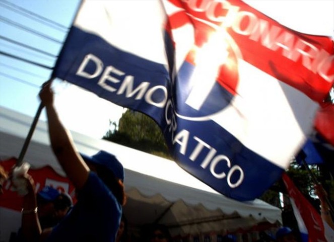 Noticia Radio Panamá | Diputados perredistas se refieren a las aspiraciones presidenciales de Elías Castillo.