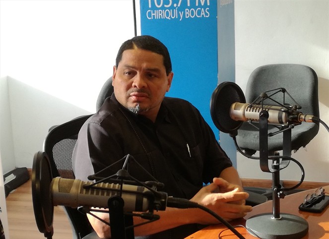 Noticia Radio Panamá | Minera exige afiliarse a sindicato; Saúl Méndez