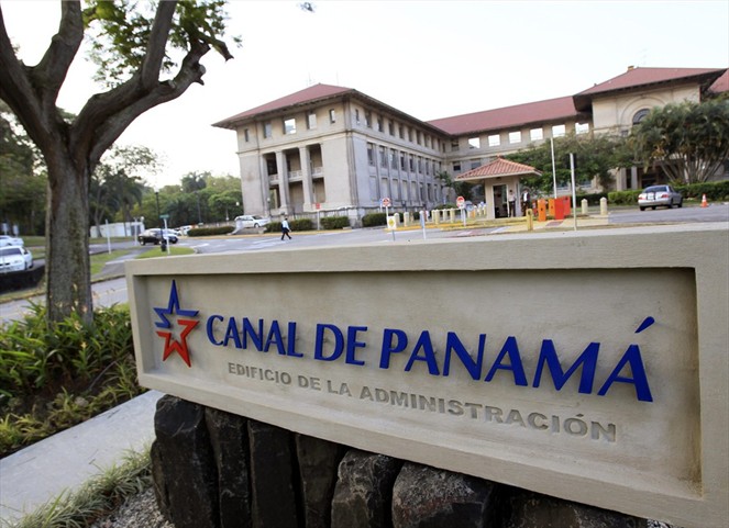 Noticia Radio Panamá | Canal de Panamá desmantelará puente giratorio de Miraflores en desuso.