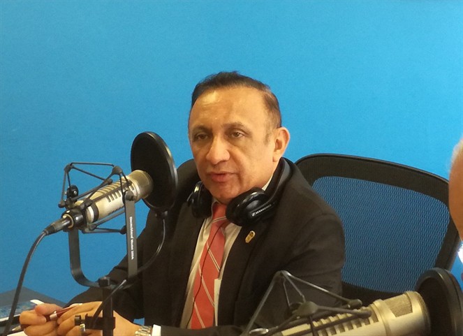Noticia Radio Panamá | Paralización de Asamblea es culpa de partidos políticos; Alcibíades Vázquez