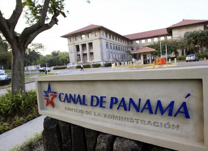 Noticia Radio Panamá | Junta Directiva de la ACP en espera de proceso contra Mizrachi y Corcione.