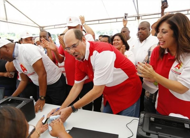 Noticia Radio Panamá | José Domingo Arias abandona Cambio Democrático y se inscribe en Alianza