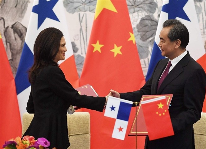 Noticia Radio Panamá | Misión comercial de China se reúne con miembros de la Cámara de Comercio en Panamá