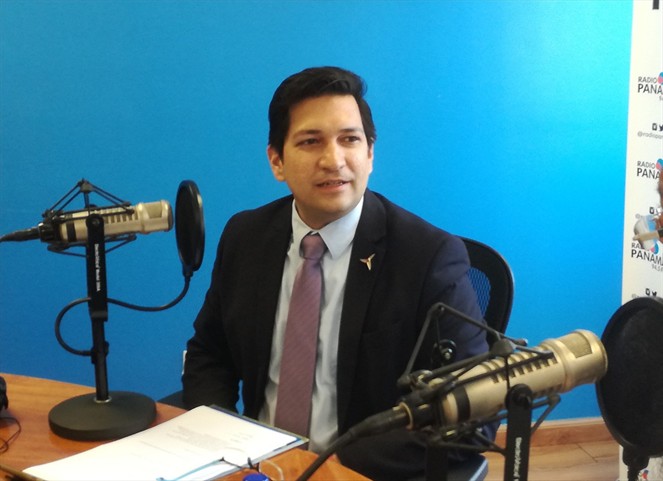 Noticia Radio Panamá | Hay que inclinarse a la energía solar; Nanik Singh