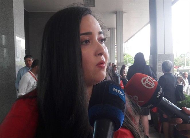 Noticia Radio Panamá | Diputada Athenas Athanasiadis pide explicación al Contralor por suspensión de la planilla 080 conferida a su despacho
