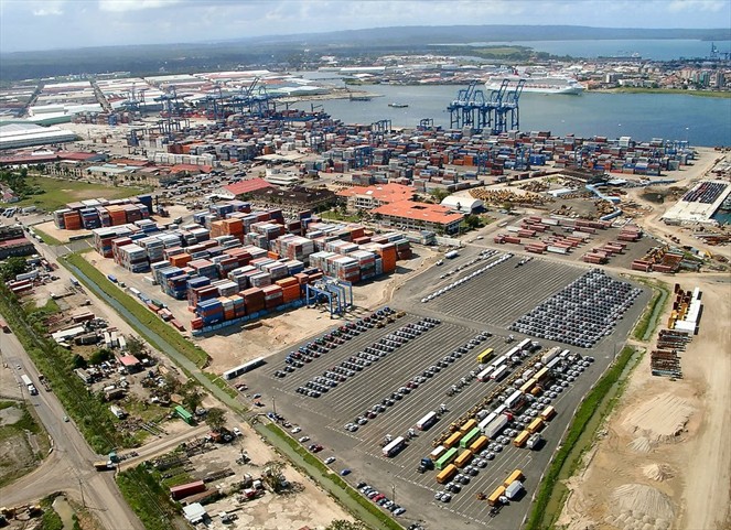Noticia Radio Panamá | Empresarios de la ZLC deberán usar puertos para llegar a Centroamérica