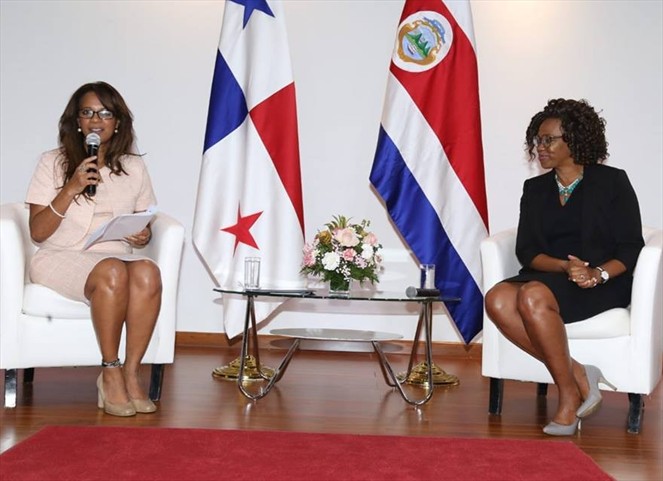 Noticia Radio Panamá | Epsy Campbell, vicepresidenta de Costa Rica recibe la llave de la Ciudad de Panamá