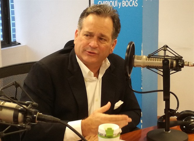 Noticia Radio Panamá | Juan Carlos Navarro solicita al Tribunal Electoral fortalecer la democracia