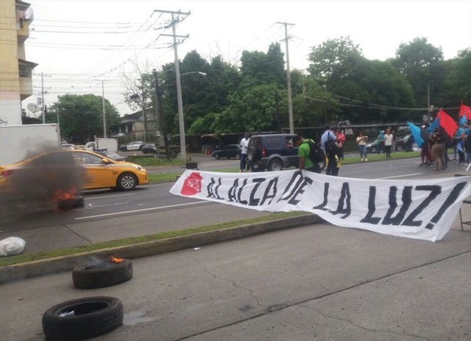 Noticia Radio Panamá | Siguen las protestas por aumento de la tarifa eléctrica en Panamá