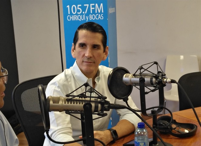 Noticia Radio Panamá | Críticas de algunas personas me tienen sin cuidado; Rómulo Roux