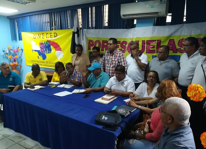 Noticia Radio Panamá | Gremios docentes mantienen llamado a paro este lunes