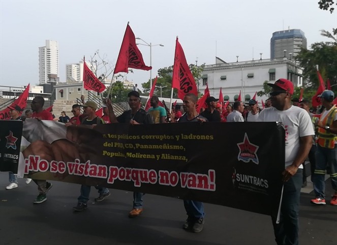 Noticia Radio Panamá | Gremios sindicales marcharon hasta la Asamblea Nacional en rechazo al aumento de la tarifa energética