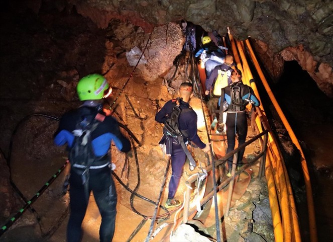 Noticia Radio Panamá | Jóvenes rescatados de cueva en Tailandia harán retiro espiritual