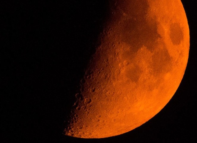 Noticia Radio Panamá | Eclipse “Luna de sangre” más largo del siglo