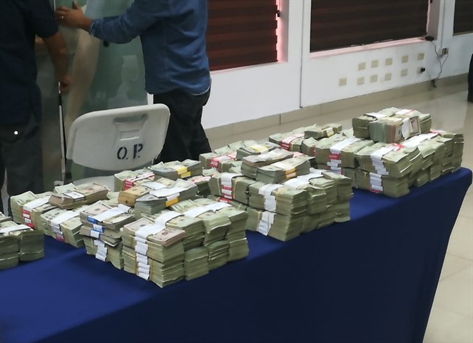 Noticia Radio Panamá | Decomisan 2 millones de dólares en operativo donde 3 personas fueron detenidas