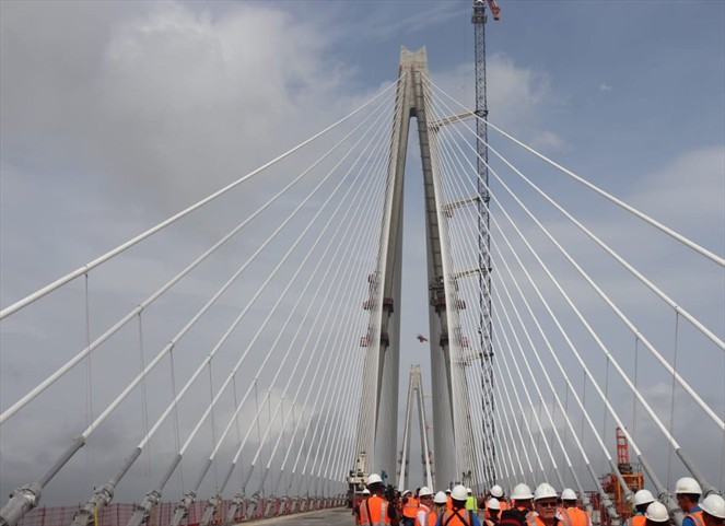 Noticia Radio Panamá | Realizan último vaciado del tercer puente sobre el Canal de Panamá