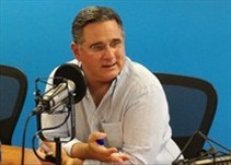 Noticia Radio Panamá | Marco Ameglio presenta 26 mil firmas correspondientes a su precandidatura presidencial por la libre postulación