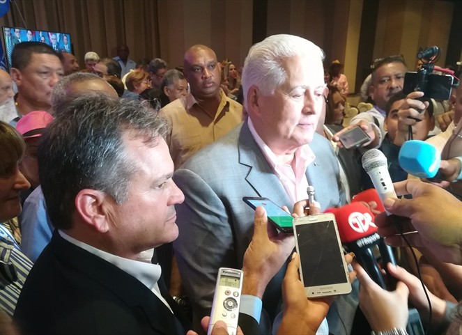 Noticia Radio Panamá | Navarro declina a sus aspiraciones presidenciales y anuncia apoyo a Pérez Balladares
