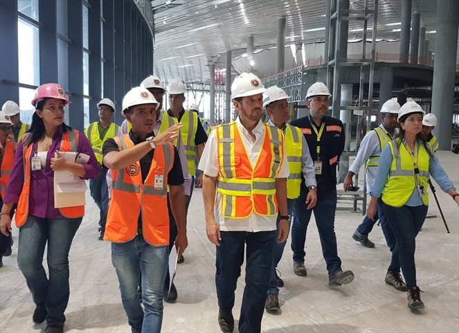 Noticia Radio Panamá | Contralor inspecciona trabajos de la línea 2 del Metro y expansión del Aeropuerto de Tocumen