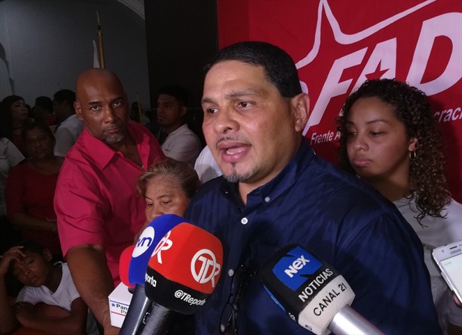 Noticia Radio Panamá | Saúl Méndez oficializa postulación como precandidato presidencial del FAD