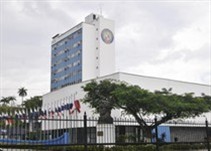Noticia Radio Panamá | Presentan iniciativa para evitar la reelección de diputados en la AN