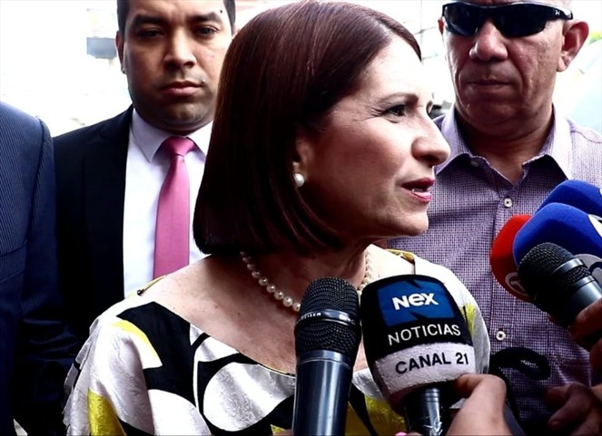 Noticia Radio Panamá | Marta de Martinelli acude ante Fiscalía Anticorrupción
