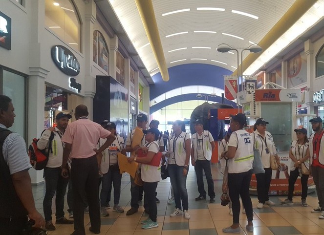 Noticia Radio Panamá | Panameños acuden a centros comerciales en busca de ofertas durante «Black weekend»