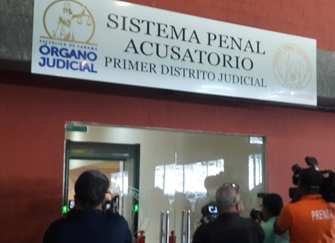 Noticia Radio Panamá | Recurso de reconsideración no suspende decisión del TE sobre fuero penal del caso «El Gallero»