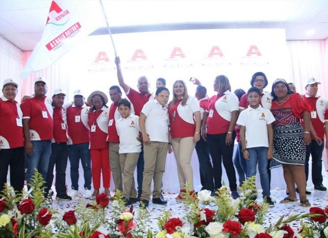 Noticia Radio Panamá | Se levanta veda para precandidatos a otros cargos de Alianza