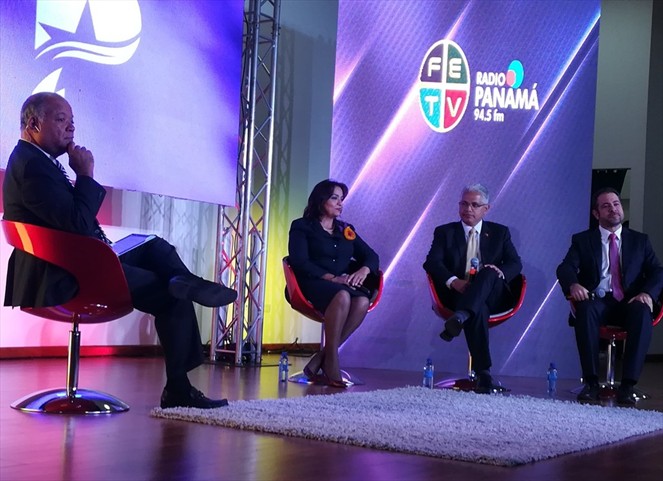 Noticia Radio Panamá | Precandidatos del Partido Panameñista exponen sus propuestas en debate