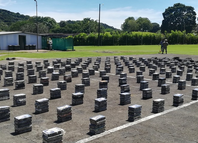 Noticia Radio Panamá | Detectan más de mil paquetes con droga dentro de contenedor procedente de Colombia