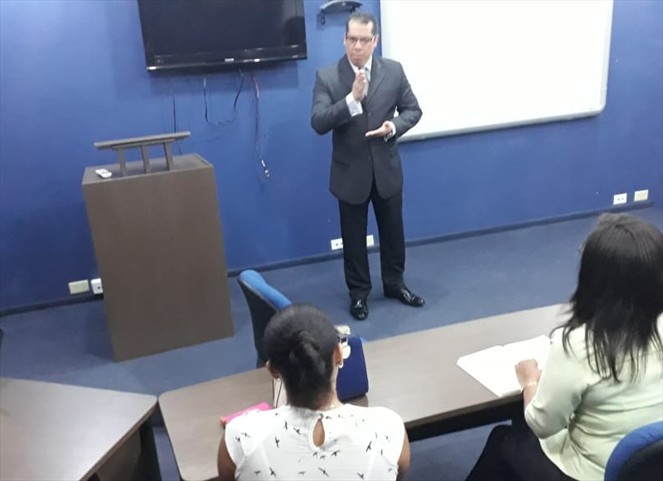 Noticia Radio Panamá | MEDUCA anuncia fecha de pago a docentes atrasados
