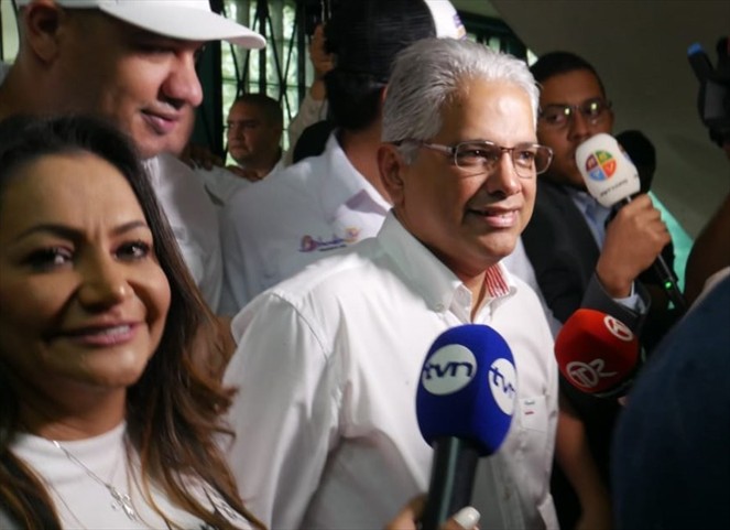 Noticia Radio Panamá | Blandón vota y desmiente diferencias con Varela