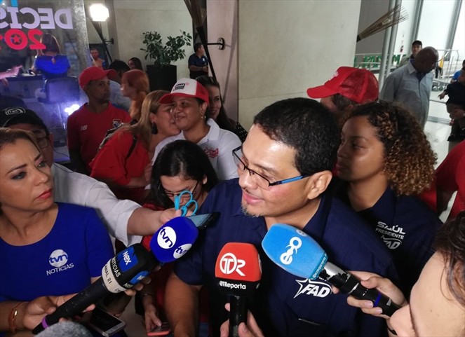 Noticia Radio Panamá | Saúl Méndez gana candidatura con menos del 10% de participación