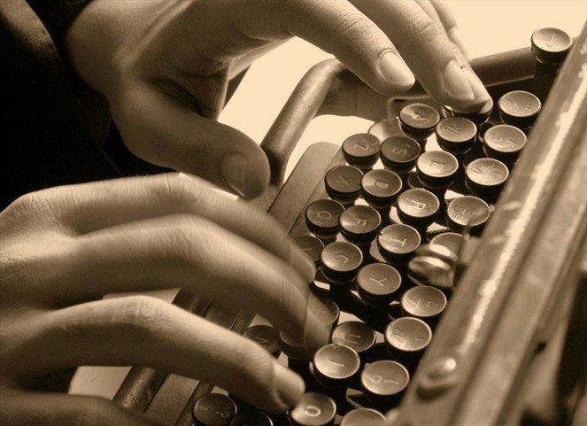 Noticia Radio Panamá | Servicio de Inteligencia Ruso utiliza máquina de escribir para evitar espionaje digital
