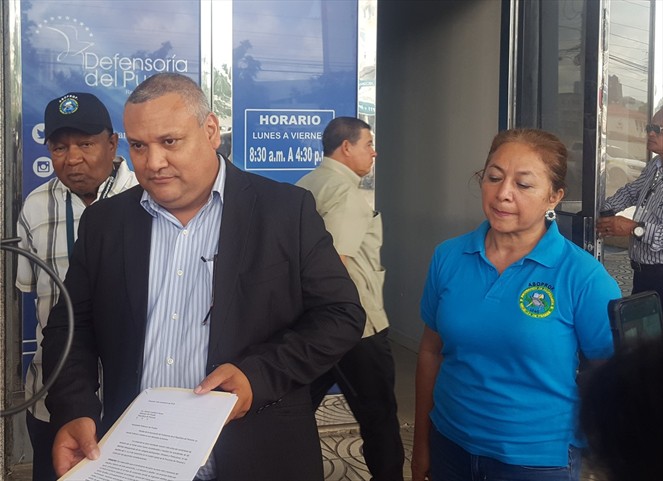 Noticia Radio Panamá | ASOPROF presenta denuncia contra la Comisión de Desfiles Patrios