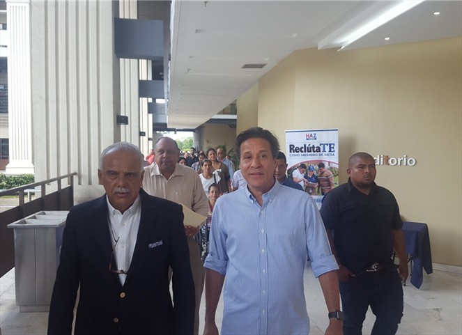 Noticia Radio Panamá | Víctor Martínez se suma a las filas del Partido MOLIRENA
