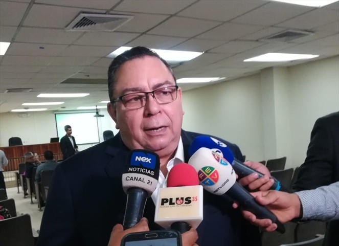 Noticia Radio Panamá | Consultor político internacional se reúne con aspirantes a diversos cargos por libre postulación
