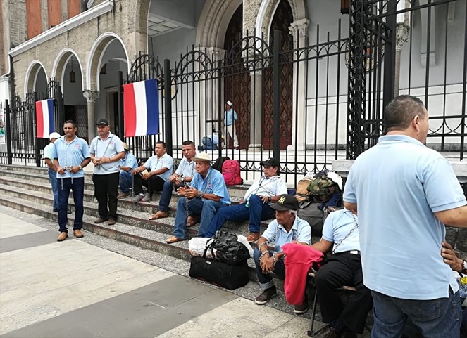 Noticia Radio Panamá | Transportistas de Veraguas exigen que se les entreguen certificados de operaciones