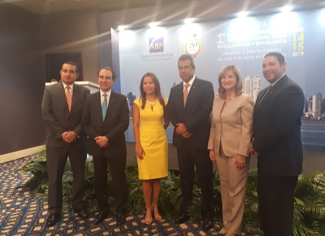 Noticia Radio Panamá | Panamá será sede de Congreso Bancario Internacional