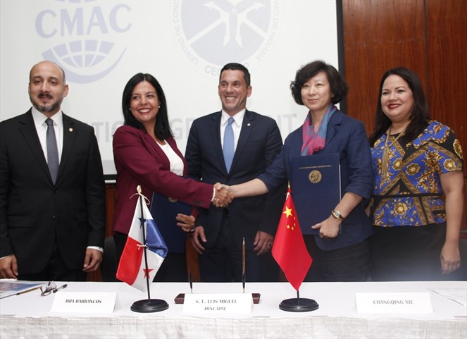 Noticia Radio Panamá | Panamá y China firman convenio marítimo