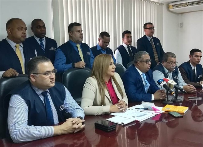 Noticia Radio Panamá | Abogados penalistas exigen cierre de cárcel de Punta Coco