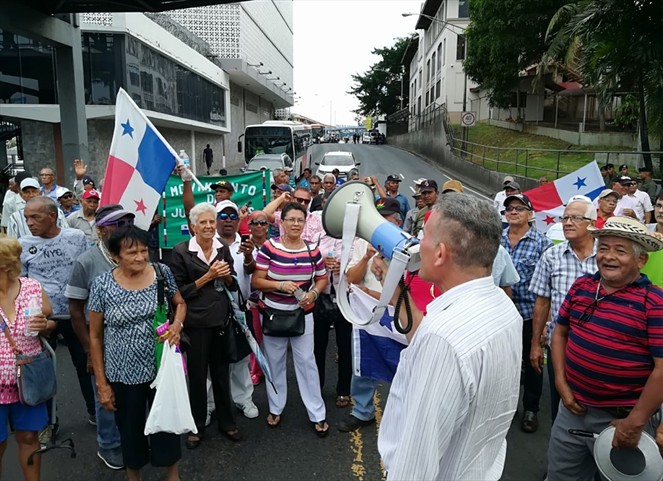 Noticia Radio Panamá | Jubilados vuelven a las calles
