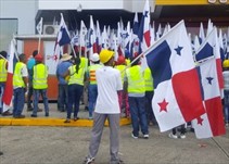 Noticia Radio Panamá | Trabajadores protestan para exigir que empresa IBT GROUP cancele prestaciones adeudadas