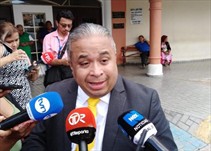 Noticia Radio Panamá | Abogados de Martinelli presentan querella penal contra el presidente Varela