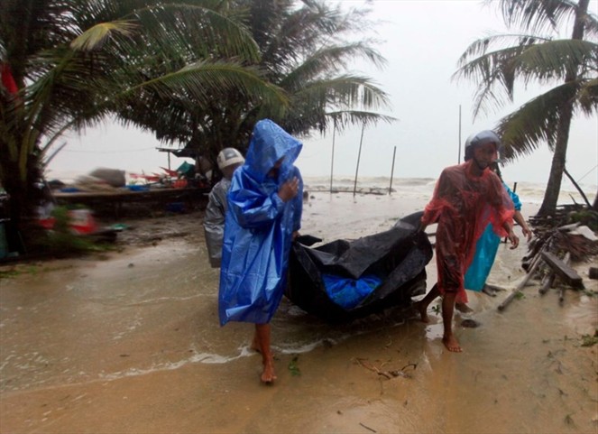 Noticia Radio Panamá | Evacuan turistas por llegada de tormenta Pabuk en Tailandia