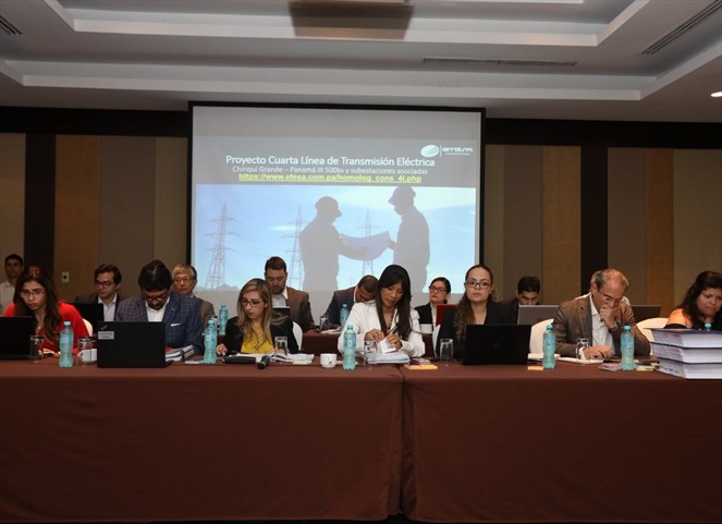 Noticia Radio Panamá | Cinco empresas participan en reunión de homologación de la Cuarta Línea de Transmisión Eléctrica