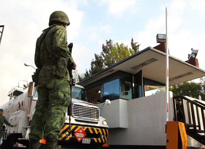 Noticia Radio Panamá | Militares resguardan ductos ante el robo de combustible en México