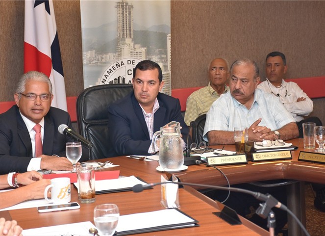 Noticia Radio Panamá | Blandón se reúne con miembros de Capac