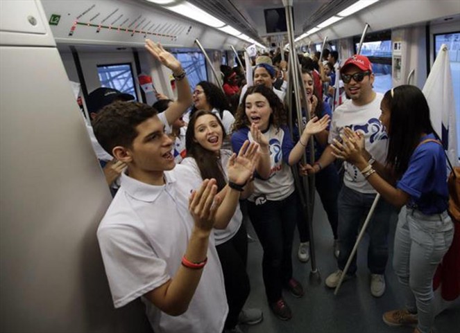 Noticia Radio Panamá | El Metro de Panamá transporta a miles de peregrinos